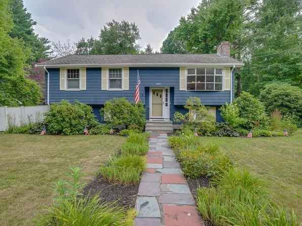 16 Washington St, Bedford, MA 01730