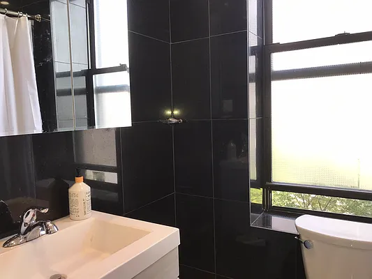 Rented by Bond New York | media 18