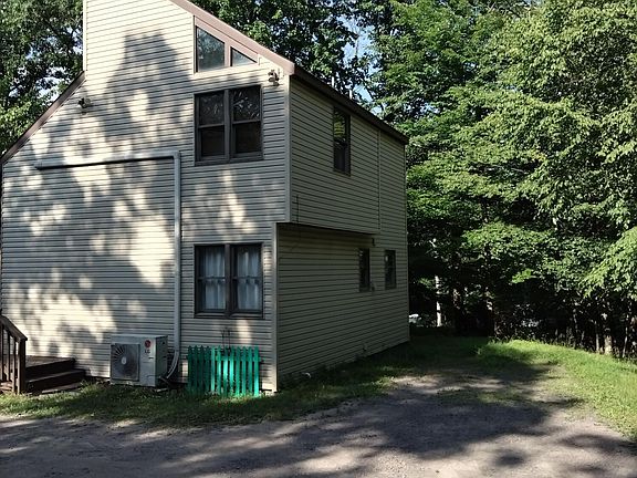 3rd image of 583 Chamonix Ln