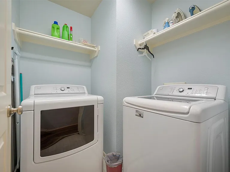 9719 Hawkins Ln — Photo 24