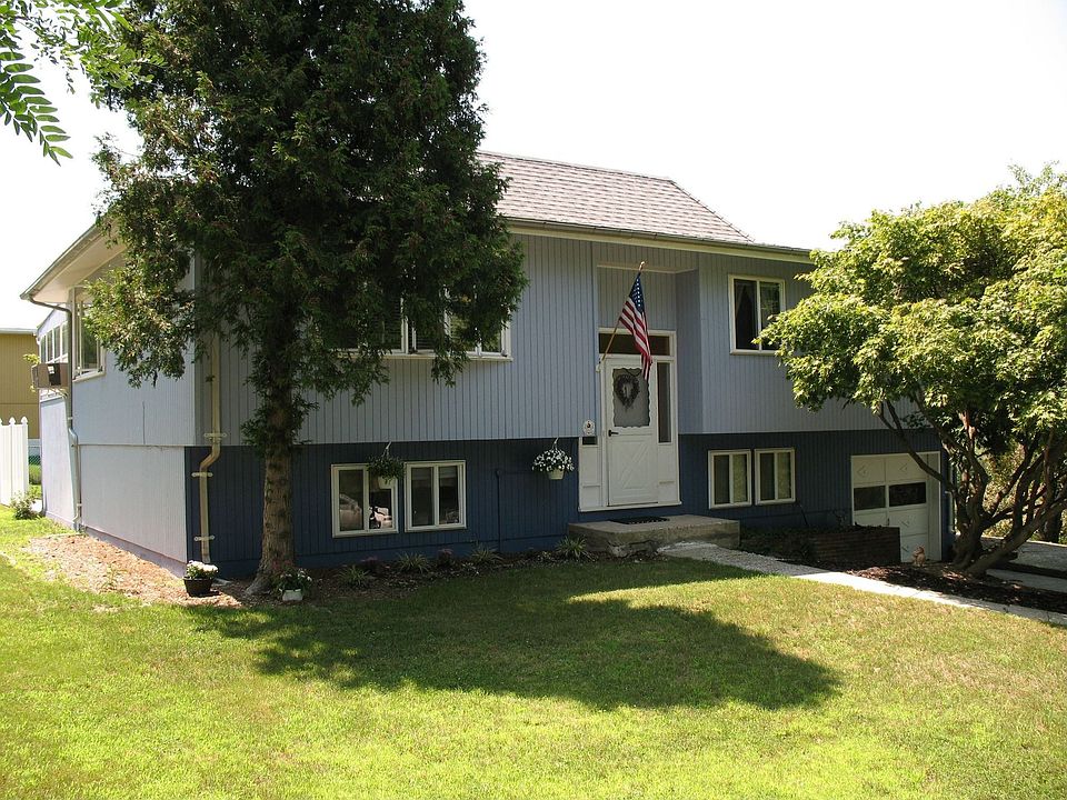 1st image of 1 Larchwood Dr