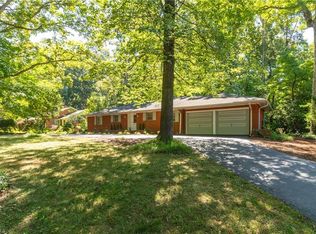 1011 Huntingdon Rd, Winston Salem, NC 27104