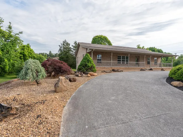 2608 Lakemoore Dr, Morristown, TN 37814