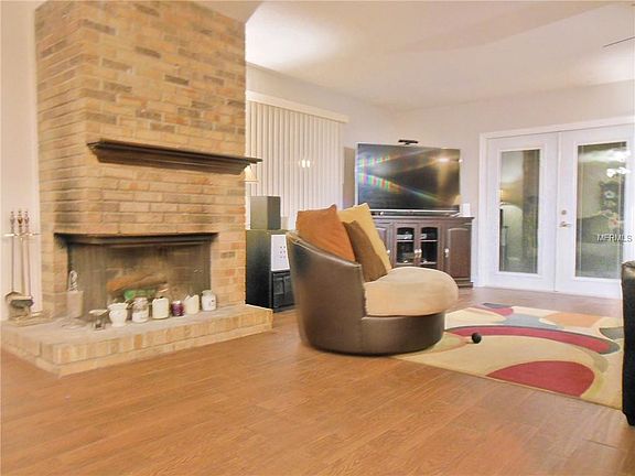 5th image of 2581 Derbyshire Cir