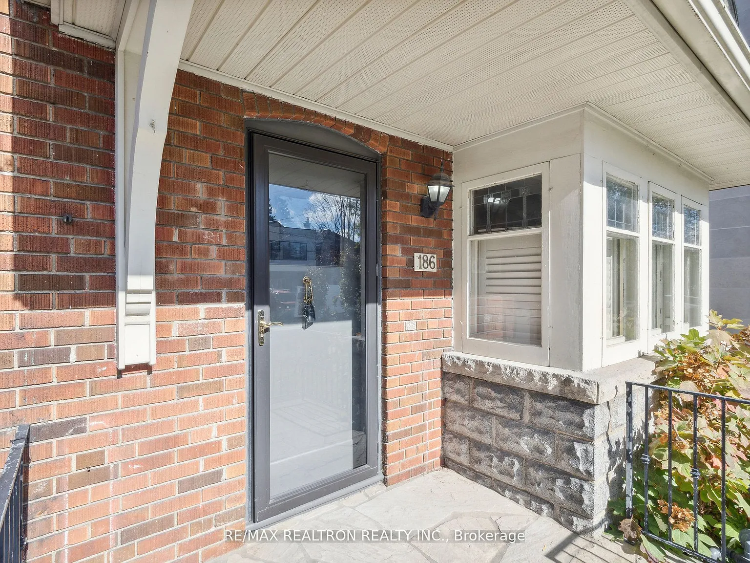 4 bed, $5,200 — Photo 4