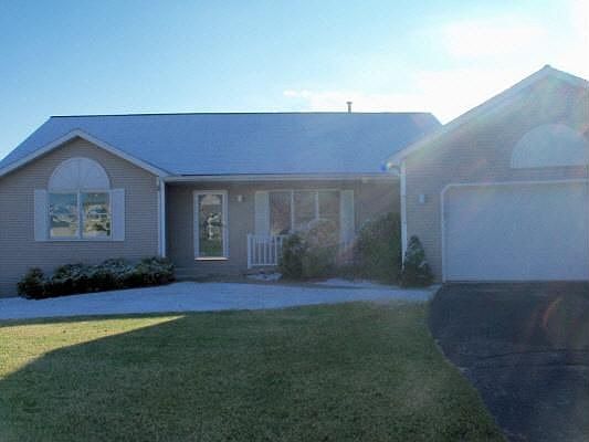 1st image of 2572 Winesap Dr NE