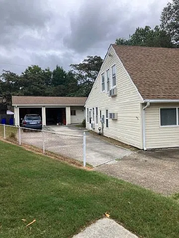 4 bed, 2552 sqft, $2,700 — Photo 3