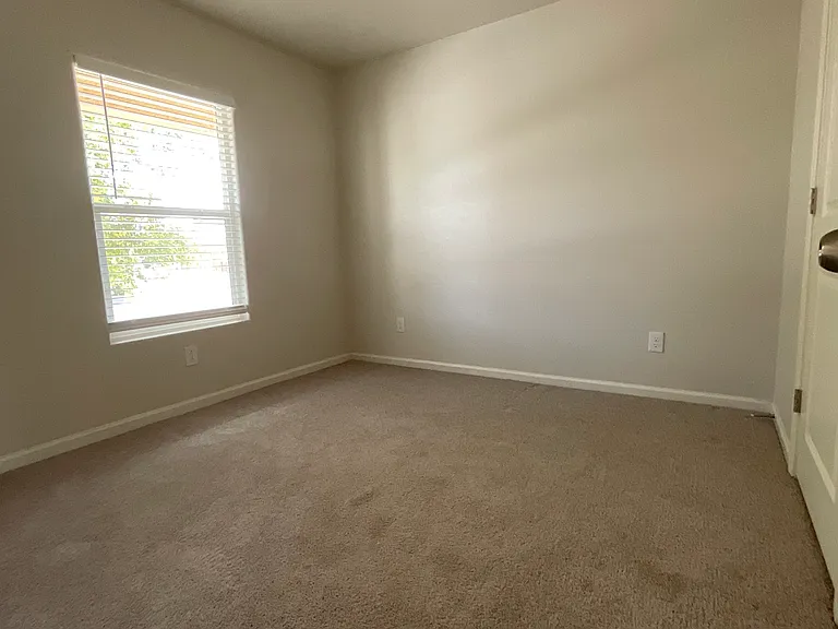 2405 Village Dr — Photo 8