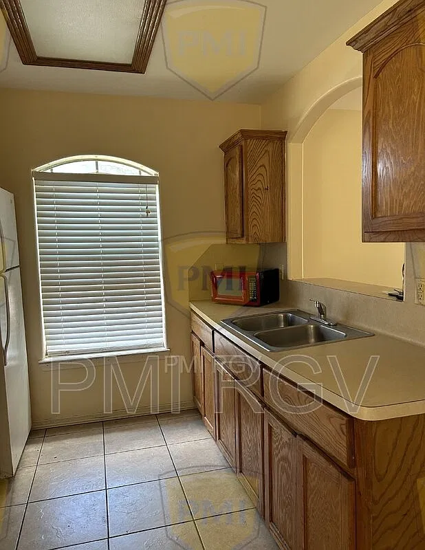 2 bed, 2.0 bath, $750 — Photo 3