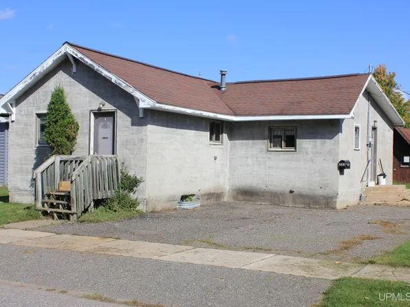 213 Hemlock St, Kingsford, MI 49802