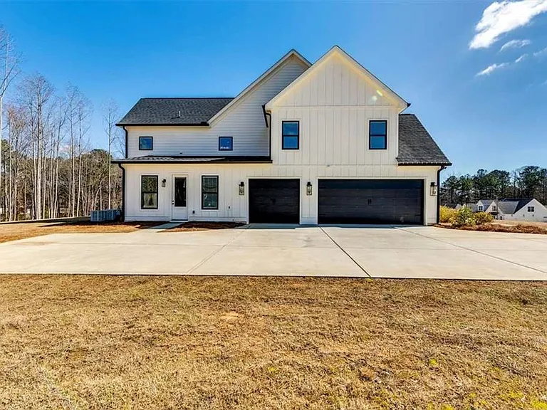 155 Dean Dr — Photo 3