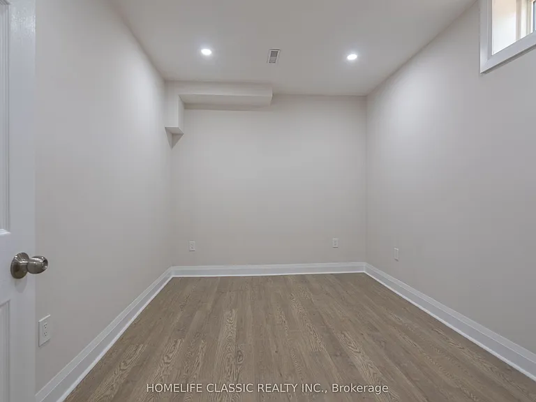 32 Rosenfeld Dr — Photo 30