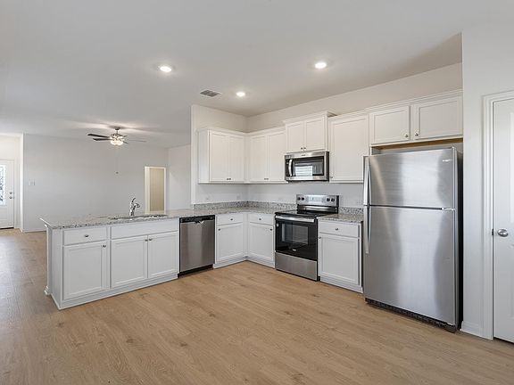 2nd image of 128 Paria Ct