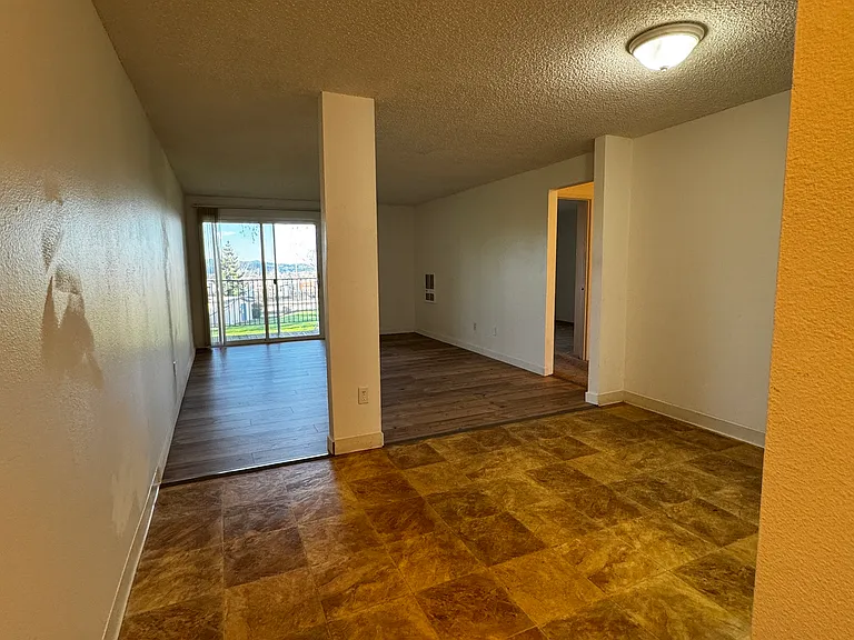 Stevens Orchard Apartments — Photo 9