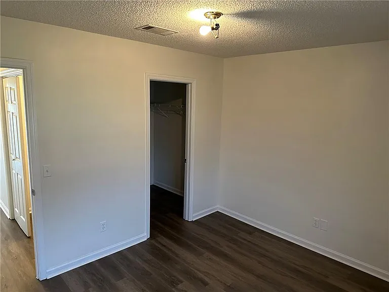 890 E Cherry St #201 — Photo 10