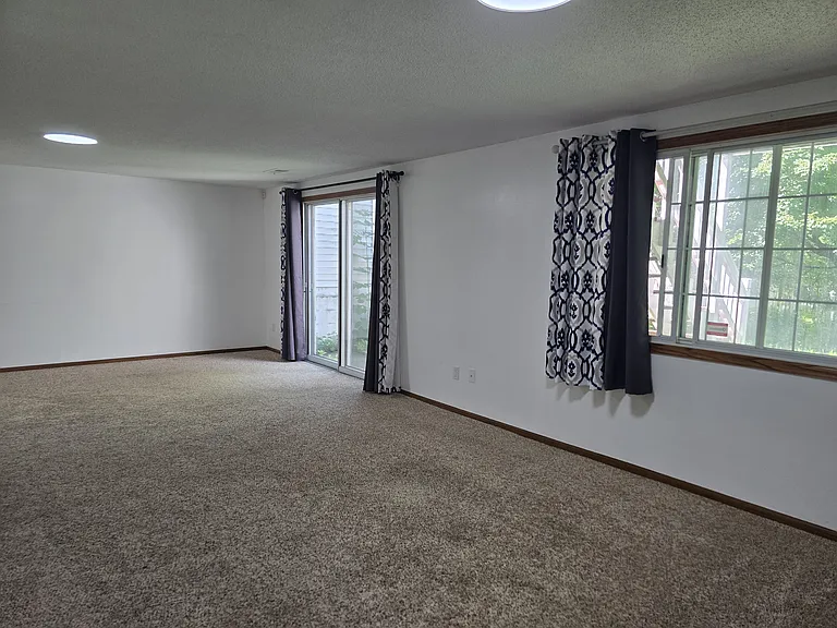 5759 Donegal Dr — Photo 13