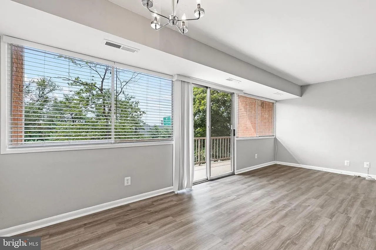 5801 Quantrell Ave — Photo 2