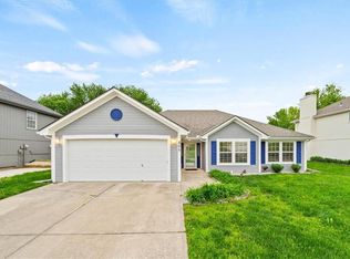 805 Lee Ann Dr, Grain Valley, MO 64029