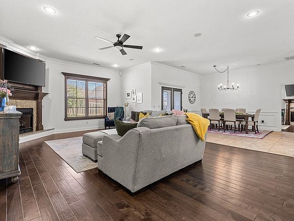 4th image of 3656 Lalique Ln