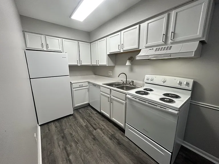 Secor Flats — Photo 38