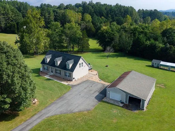 676 Rockfish School Ln, Afton, VA 22920