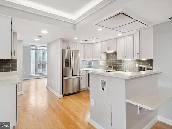 5th image of 900 N Taylor St APT 2029