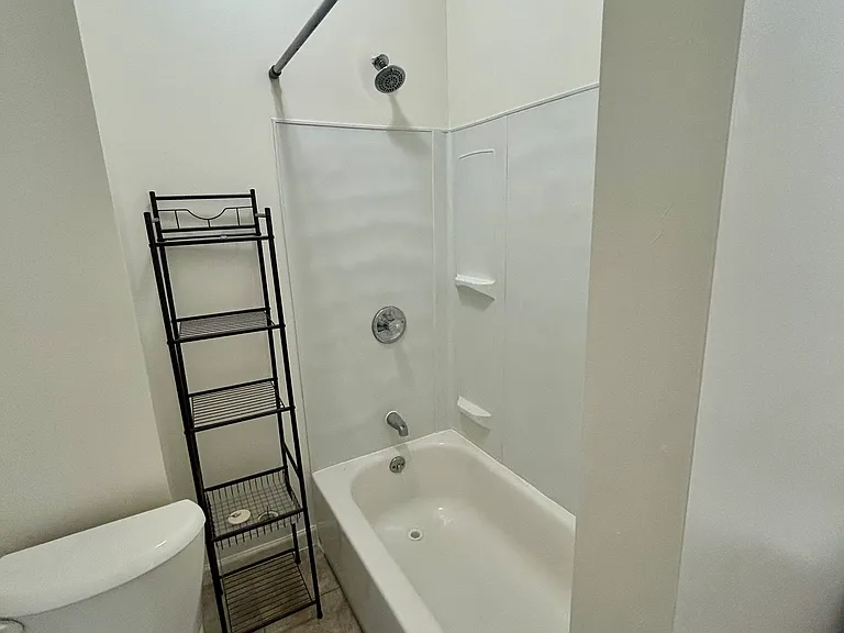 604 W Augusta Ave #3 — Photo 9