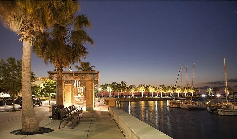 House is very close to Sanford Marina