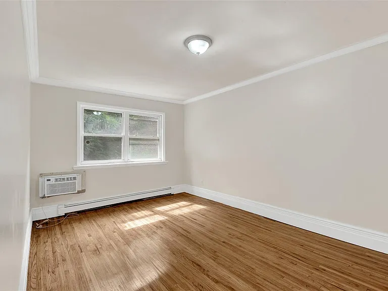 4392 Carpenter Ave #2 — Photo 19
