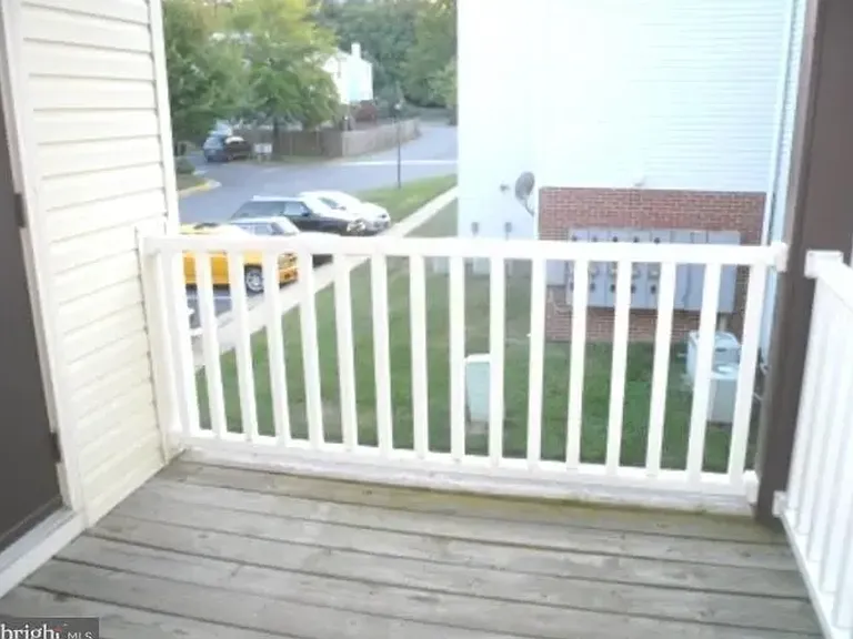 200 Grosvenor Ln #102 — Photo 12