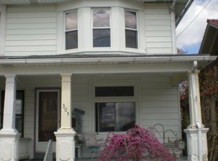 305 N 3rd St, Emmaus, PA 18049