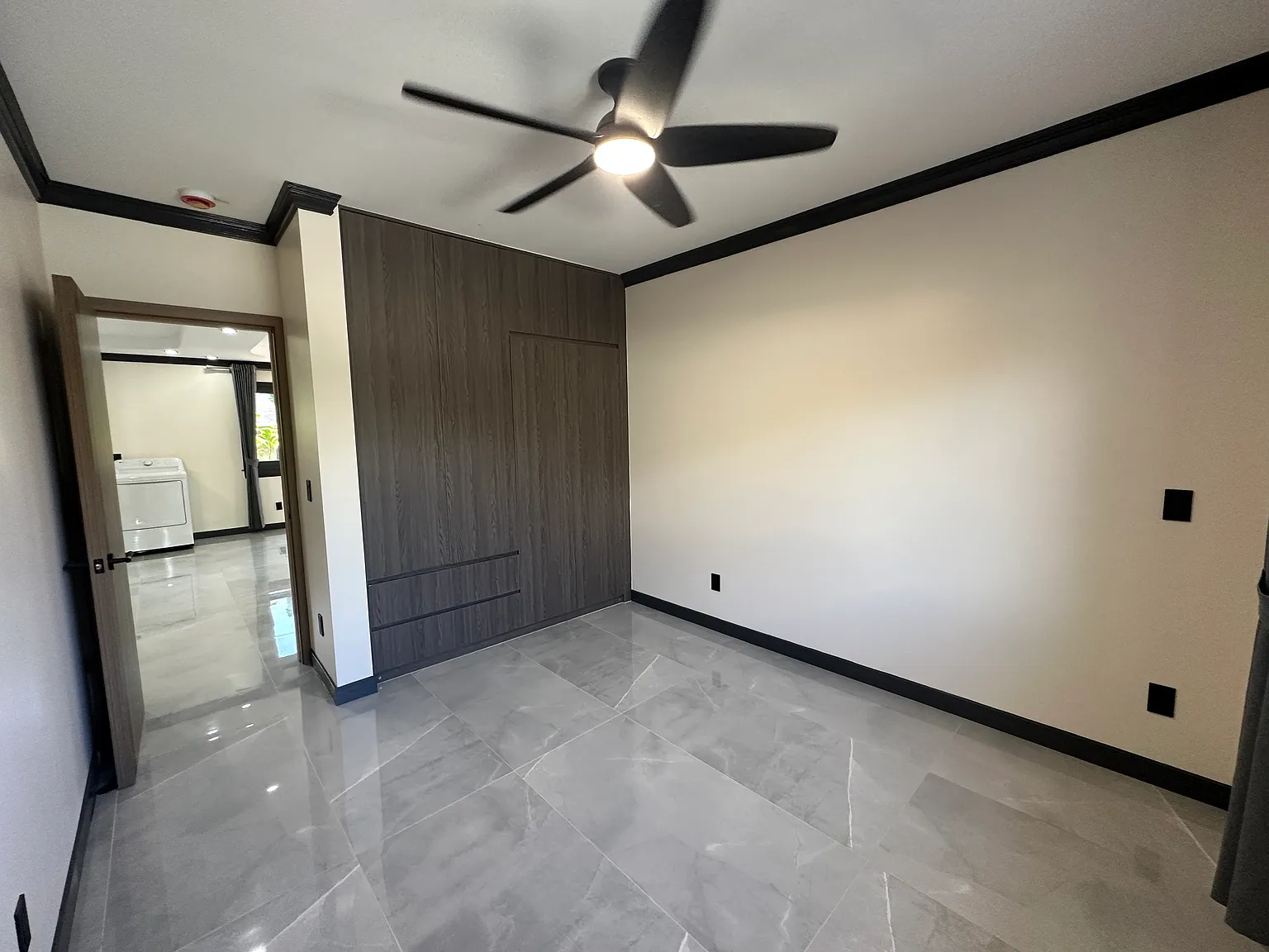 5 bed, 2412 sqft, $6,000 — Photo 4