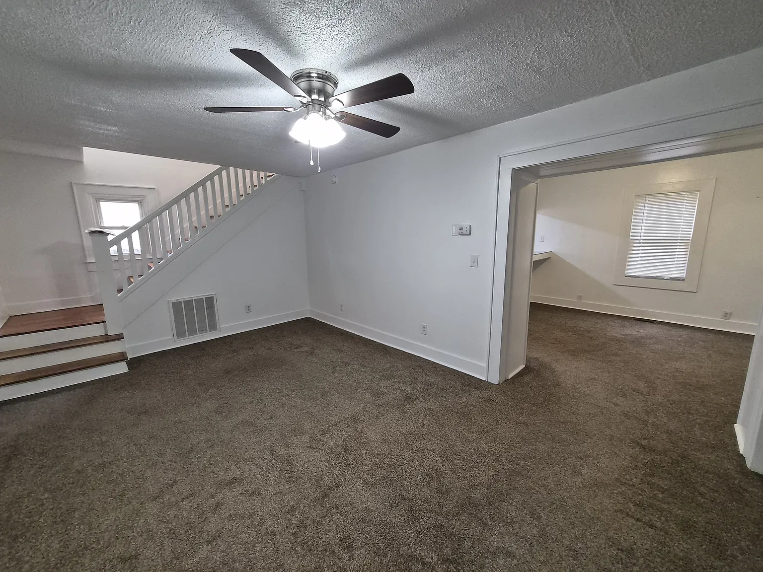 2 bed, 1300 sqft, $1,200 — Photo 4