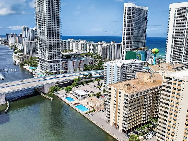 1817 S Ocean Dr #Penthouse 19 — Photo 33