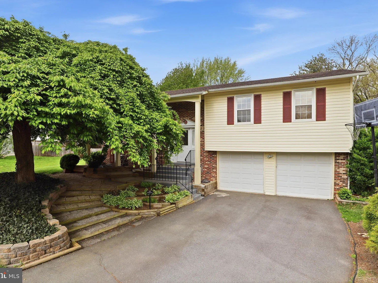 4 bed, 3.0 bath, 2730 sqft, $3,750 — Photo 4