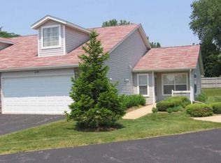 6548 Oak Crest Ln, Loves Park, IL 61111