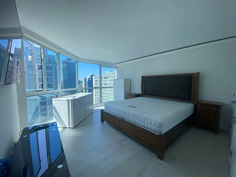 1415 Georgia St W #1704 — Photo 6