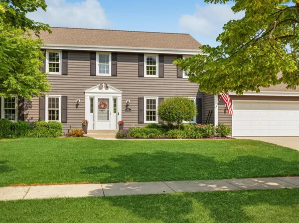 W73N371 Cedar Pointe AVENUE, Cedarburg, WI 53012