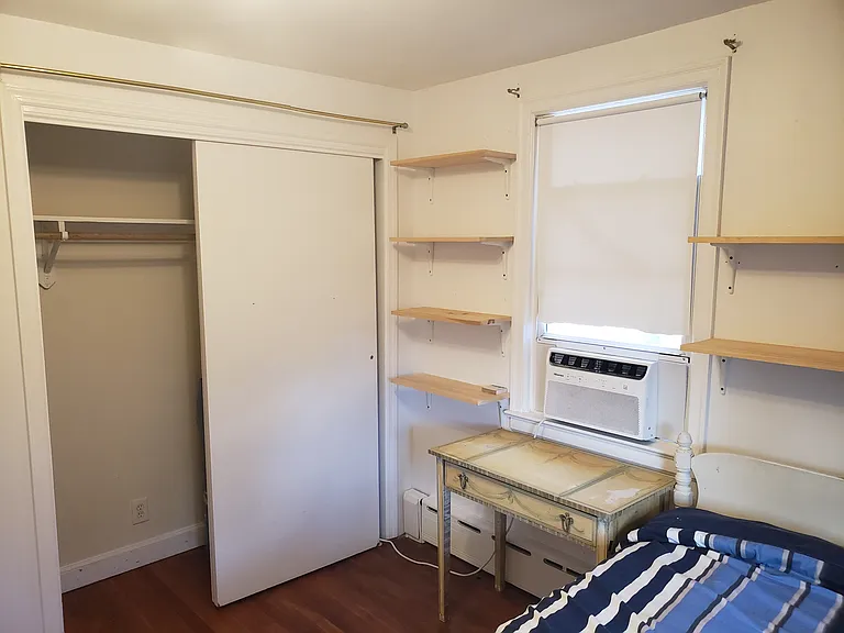 208 Trumbull Ave — Photo 5