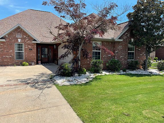 2nd image of 3903 Banbury Dr
