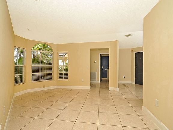 3rd image of 3987 Saint Armens Cir