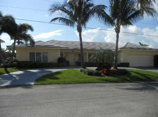 1051 Grand Bahama Ln, Riviera Beach, FL 33404