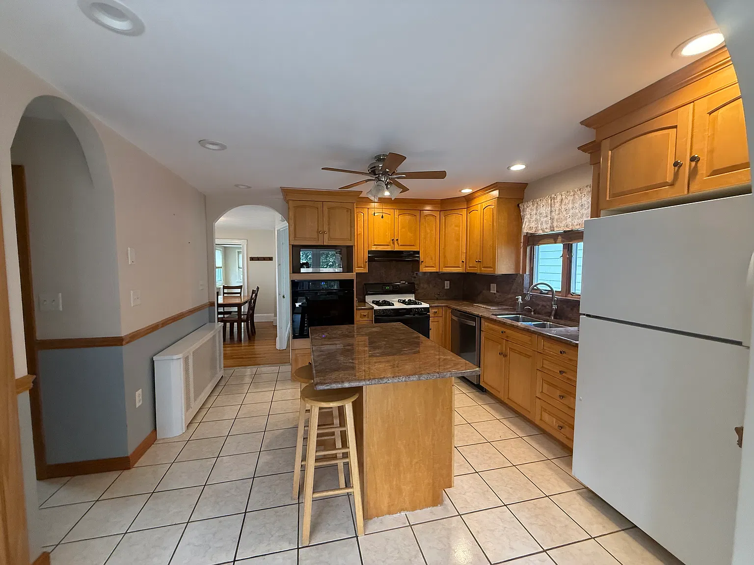 2 bed, 1800 sqft, $2,800 — Photo 2