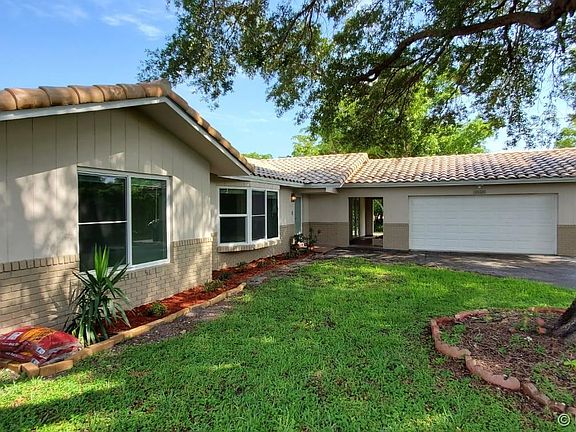 3rd image of 4060 NW 106th Dr