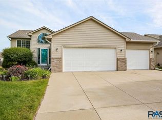 7455 W Legacy Ct, Sioux Falls, SD 57106