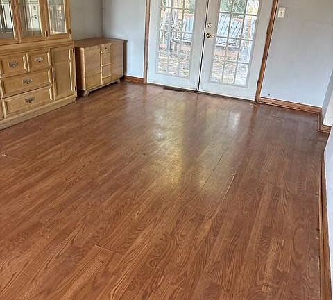 4th image of 2312 S Walnut Dr