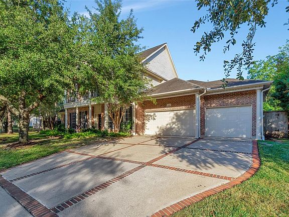 3rd image of 2914 Acorn Wood Way