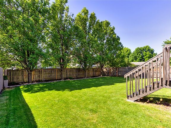 3rd image of 807 SE Chaparal Dr