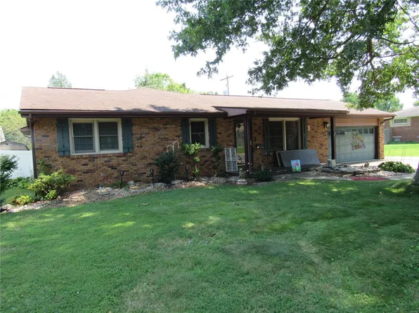 425 Oregon St, Bethalto, IL 62010