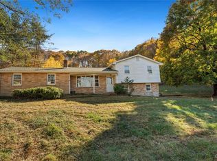 2986 Cemetery St, Slatington, PA 18080